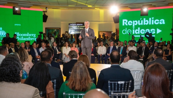 2 Acto Con El Presidenter Thumbnail